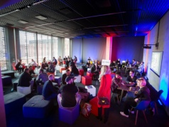 Zgrany zespół na wagę lojalności. Pracownicy chcą się integrować, ale nie byle jak