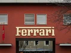 Historia motorsportu. British Racing Green i Ferrari Red. Międzynarodowe Barwy Wyścigowe