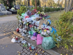 Tony śmieci po Wszystkich Świętych. Z jednego grobu nawet 9 kilogramów odpadów