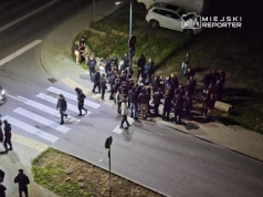 Impreza Halloweenowa wymknęła się spod kontroli. Zdemolowana klatka, interweniowała policja