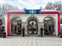 Sto lat pamięci w sercu Warszawy. Grób Nieznanego Żołnierza obchodzi 100. rocznicę