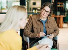 Kto nie chce szukać "wewnętrznego dziecka"? Psychoterapia jest niedostosowana do tych klas, które najbardziej jej potrzebują