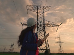 Rozwój fotowoltaiki przyprawia operatorów o ból głowy