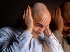 Głosy, których nikt inny nie słyszy. Naukowcy już wiedzą skąd się biorą