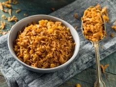 Prażona cebula - chrupiąca i sucha. Lepsza niż w popularnych hot dogach z sieciówki