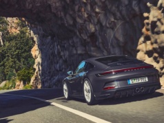 Porsche ma tryb jazdy w tunelu. Nikt nie prosił, każdy potrzebował