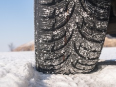 Ile lat można jeździć na oponach zimowych? Eksperci nie mają wątpliwości