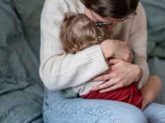 Opieka na dziecko. "Mąż wziął już trzeci raz. Lekarka sugerowała, że jestem wyrodną matką"