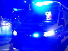 Ciężarówka przewróciła się na bok. Są utrudnienia w ruchu