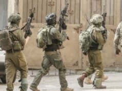 Przez 15 minut brutalnie bili zatrzymanego. Prawniczka zniknęła