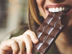 Eksperci przebadali mleczną czekoladę . Ta tania marka okazała się najlepsza