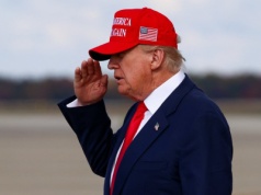 Notowania Trumpa lecą na łeb na szyję. Kolejny sondaż, kolejny spadek