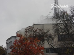 Pożar na dachu bloku w centrum Warszawy. Dym był widziany z daleka