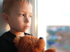 Nie tylko słodycze! Ten codzienny błąd żywieniowy sprawia, że dzieci są wiecznie zmęczone i marudne