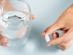 Alarmujące odkrycie: popularny suplement niszczy serce. Polacy masowo go przyjmują