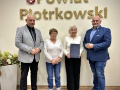 Powiatowy Dzień Seniora coraz bliżej. Podpisano umowę na organizację wydarzenia