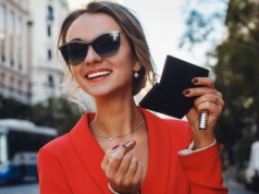 Jak zmienić swój styl w 7 dni: triki gwiazd i stylistów, by wyglądać modnie i "luksusowo"