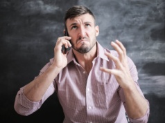 „Zatrudnię młodego z 10-letnim doświadczeniem i doktoratem za najniższą krajową”. Tak rynek pracy zjada własny ogon