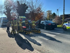 Potrącenie pieszej na przejściu w Buczkowicach. Seniorka z poważnymi obrażeniami