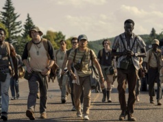 Nowa adaptacja Stephena Kinga już na VOD. Gdzie obejrzeć „Wielki Marsz”?