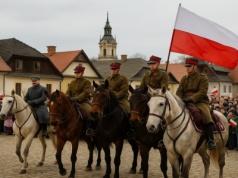 Święto Niepodległości w Miasteczku Galicyjskim – widowiskowe obchody z końmi, rekonstrukcjami i patriotyczną muzyką