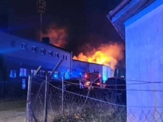 Pożar zakładu meblarskiego w Łężycach