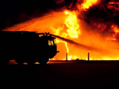 Koszmarny pożar sklepu. W akcji kilkudziesięciu strażaków