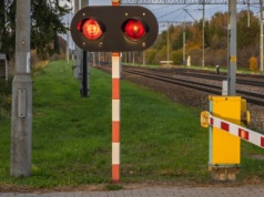 Miasto na Mazurach tonie w korkach! Przejazd kolejowy zamyka się co kilka minut
