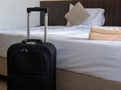 Klikają "rezerwuj" i nie sprawdzają tego szczegółu. Potem tracą pieniądze bezpowrotnie