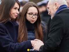 Córka Marty Kaczyńskiej studiuje w Korei. Po zajęciach spełnia się jako modelka