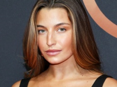 Wakacyjne wojaże Julii Wieniawy na Malediwach. Fani komentują jej zdjęcia bez makijażu