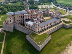 Jedna z największych rezydencji w Europie. Miała tyle okien, ile dni w roku