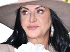 Kayah widziała śmierć matki. Teraz mówi: "Opowiedziała mi, jak wychodzi z ciała"