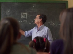 Nauczyciel nie będzie niczym policjant. MEN rezygnuje z kontrowersyjnej propozycji