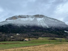Nie ma zimy, nie będzie nart. Europejski ośrodek demontuje wyciągi