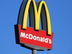 Czarne chmury nad branżą fast food. McDonald's znalazł sposób na klientów?