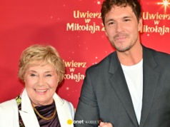 Teresa Lipowska na premierze "Uwierz w Mikołaja 2". 88-latka skradła show na ściance