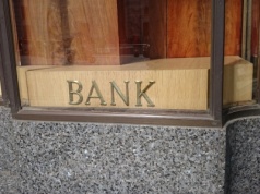 Rząd podnosi podatek do 30 proc. Banki w płacz