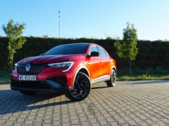 Renault Arkana Hybrid Alpine: czuć na nim lata