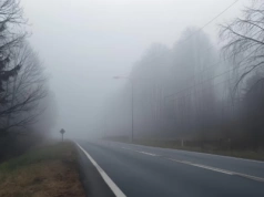 IMGW ostrzega przed gęstymi mgłami w Podlaskiem