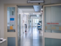 Kolejny szpital bez pieniędzy. Planowe hospitalizacje przełożone, leki tylko na miesiąc