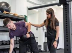 Czy seniorzy powinni ćwiczyć na siłowni?