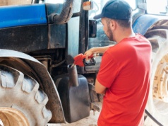 Rząd zapowiada podwyżkę zwrotu akcyzy. O ile?