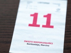 Długi weekend w listopadzie. Tak będą działać sklepy i urzędy, Polacy muszą wiedzieć