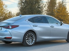 Pożegnanie z klasyką. Recenzja Lexusa ES siódmej generacji