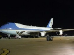 PILNY alert w USA. Biały proszek w bazie prezydenta! Co z Air Force One?