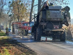 Pożar pojazdu rolniczego między Tarnowskimi Górami a Laryszowem