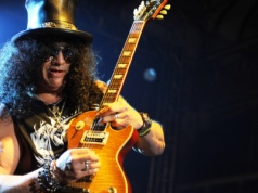 Były menadżer Guns N’ Roses pozywa zespół. Poszło o jego książkę