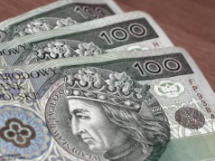 Ile zarabia przeciętny Polak?