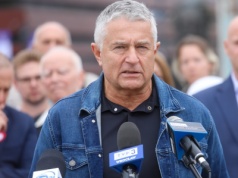 W Polsce można bezkarnie znieważać żołnierzy. Frasyniuk dołącza do uniewinnionych celebrytów